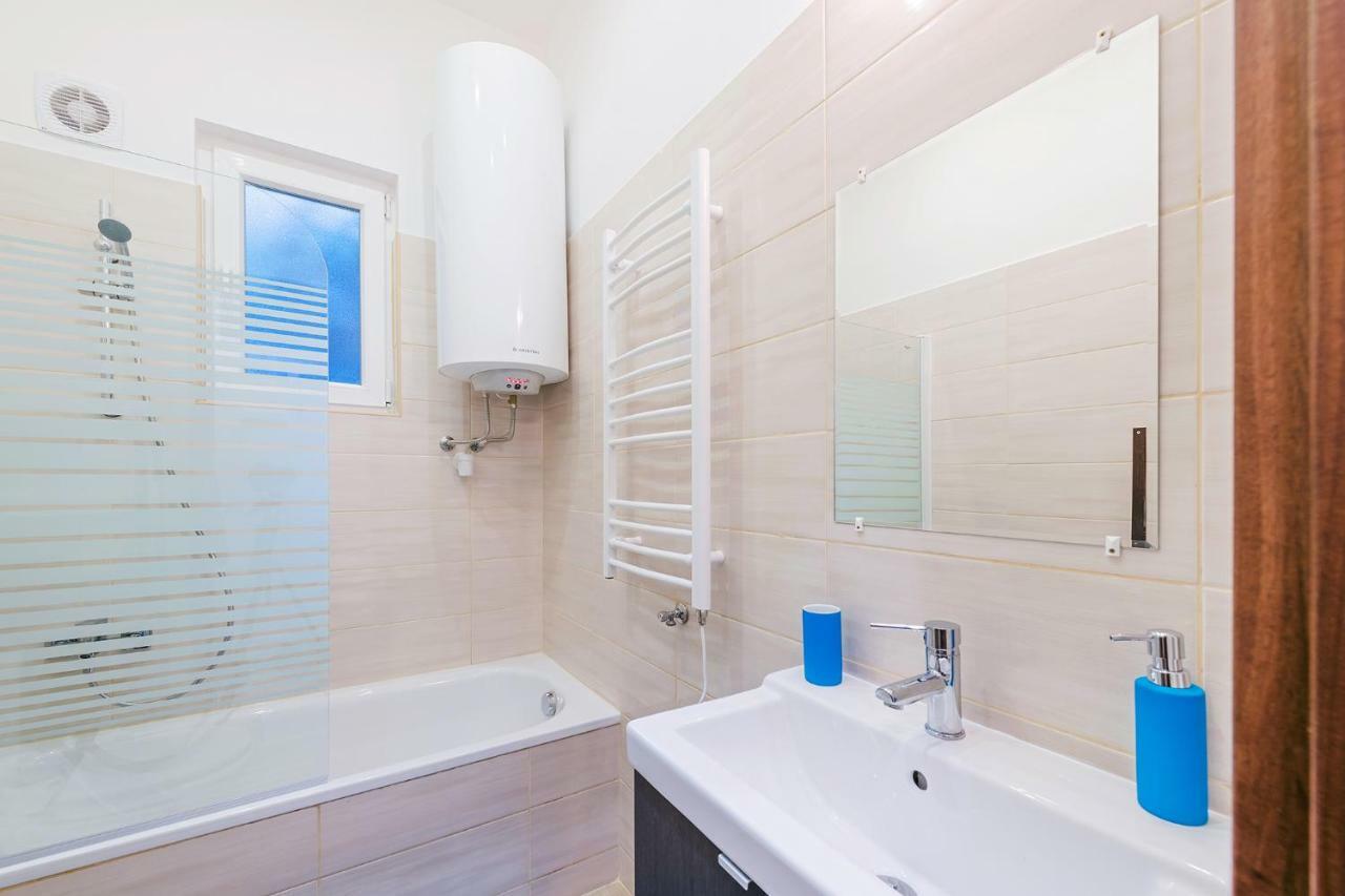 Parking, Ac, 2 Bedroom Design Flat In The Center Budapest Esterno foto